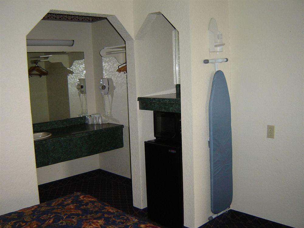 Regency Inn Motel By The Beach Corpus Christi Extérieur photo