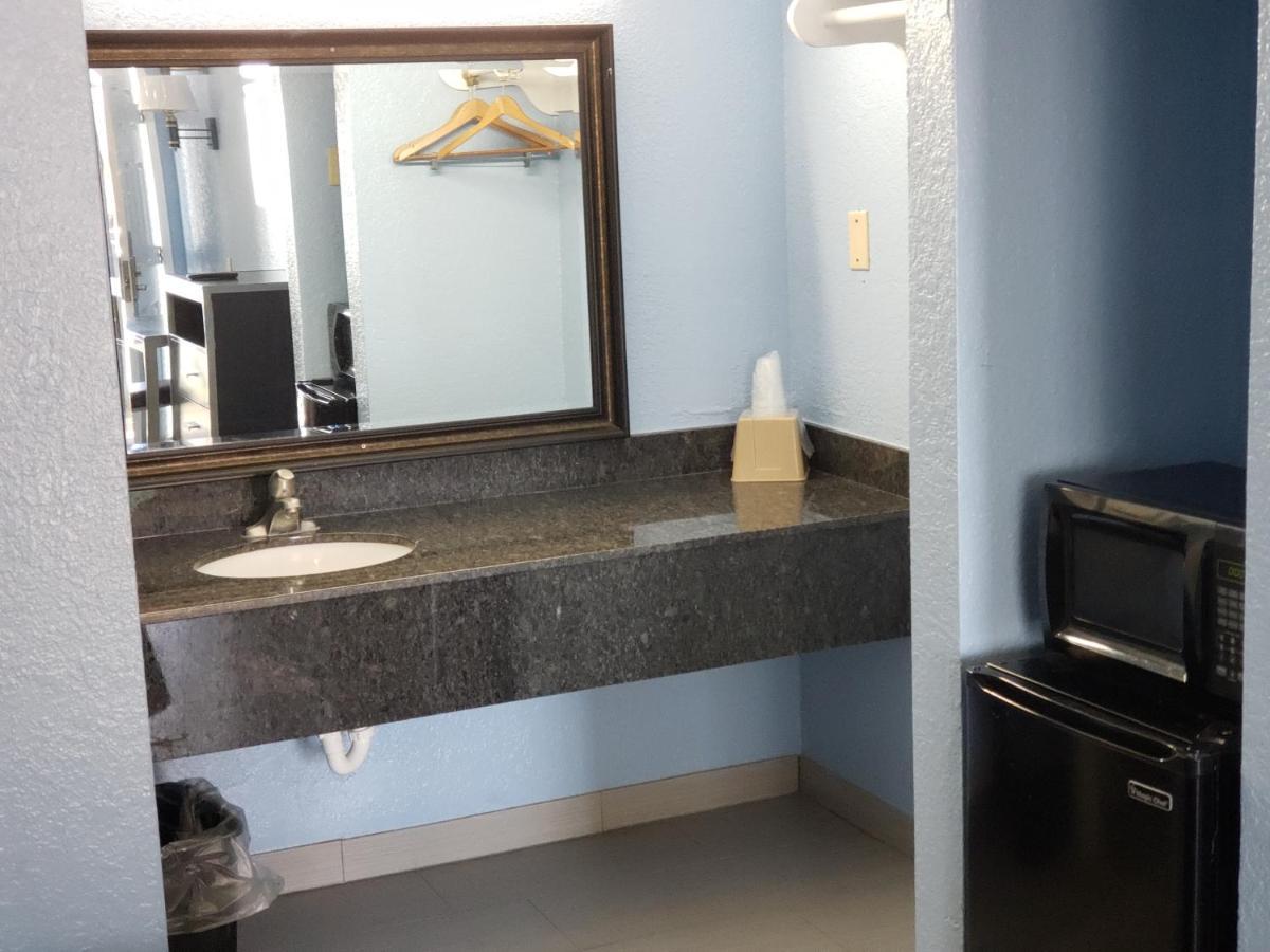 Regency Inn Motel By The Beach Corpus Christi Extérieur photo